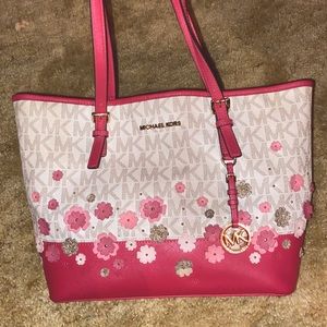 Micheal kors purse